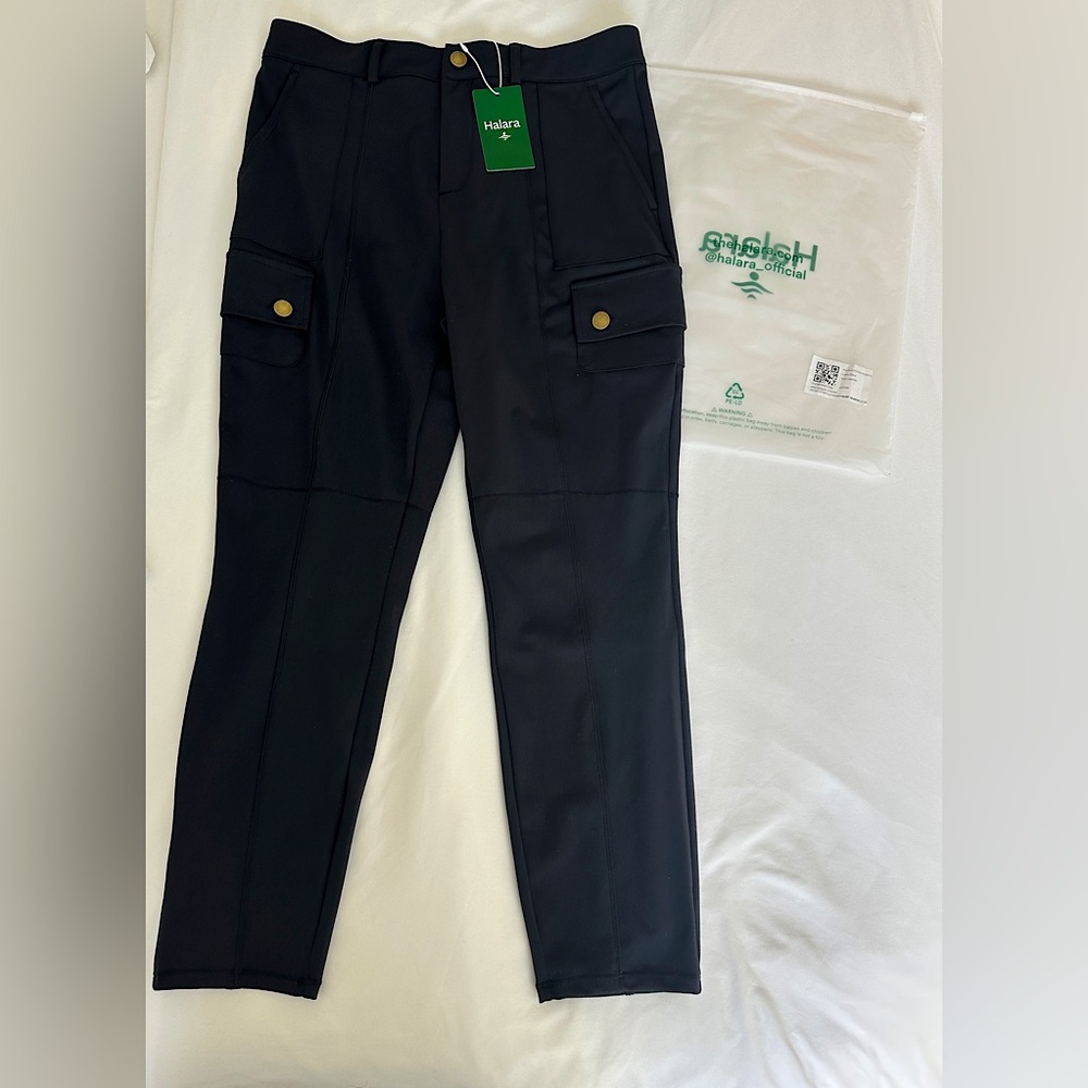 New - HALARA High Waisted Petite Skinny Hiking Cargo Pants
Black/L(petite)